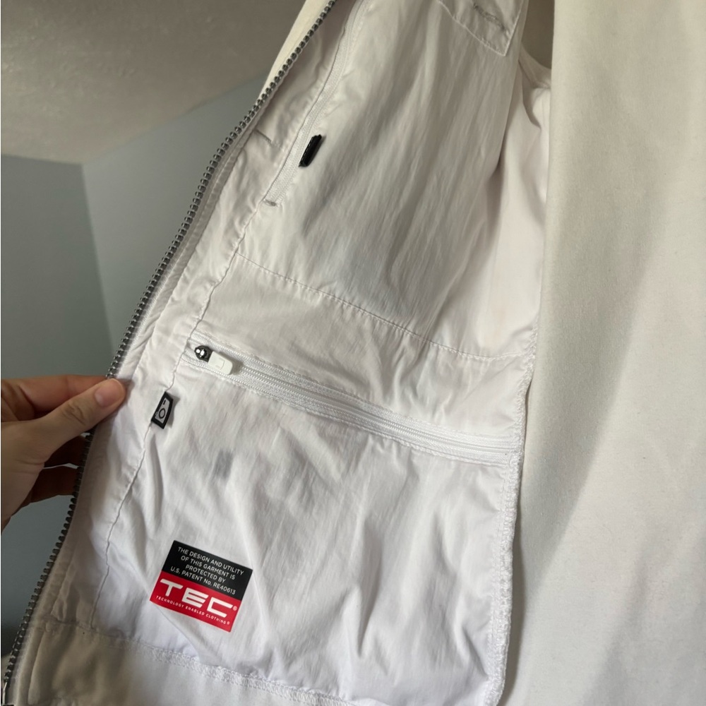 Scottevest White Lightweight Shirt Jacket Versatile Design - Picture 4 of 7